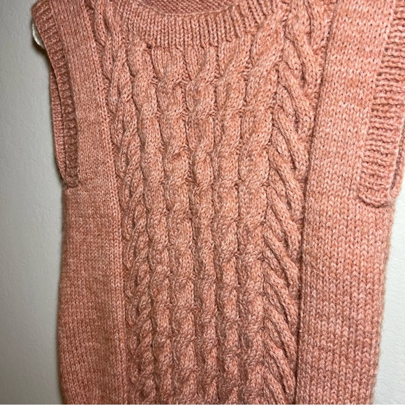 Handmade Cable Knit Sweater Vest Size XS - Salmon Pink - Picture 2 of 5